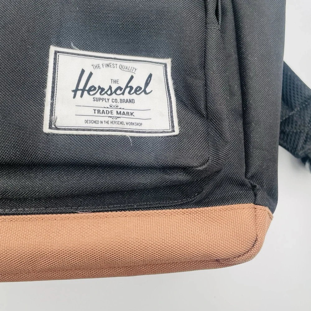 EUC Herschel Pop Quiz Backpack Black/Tan School Travel Carry‎ On Utility Large